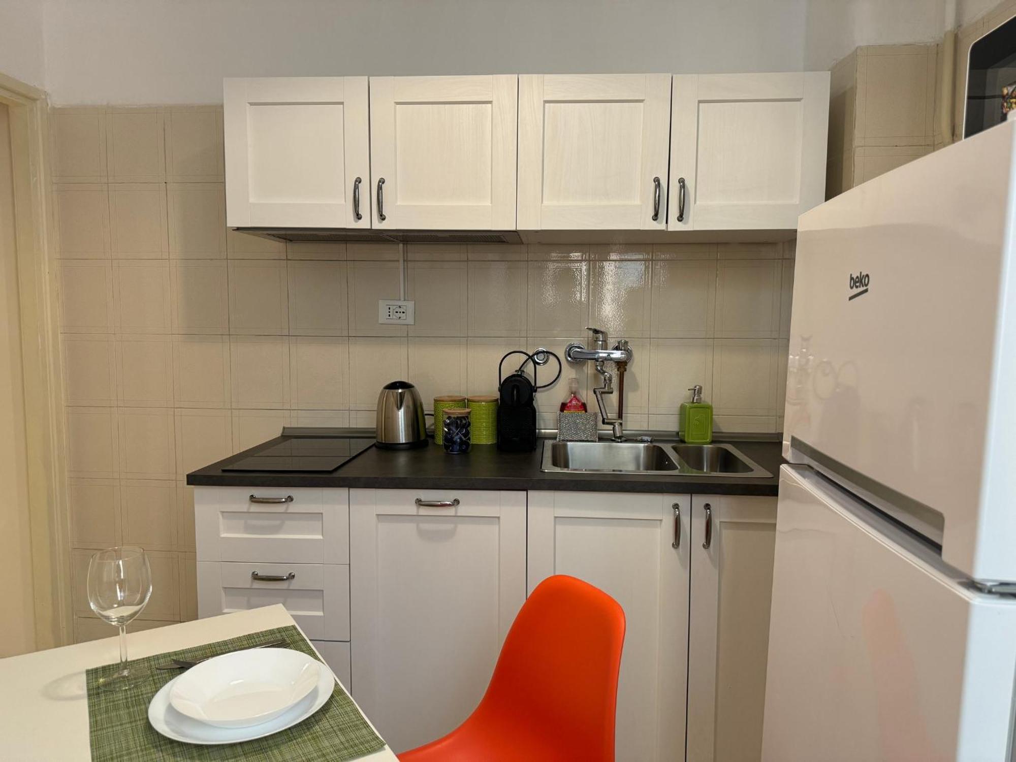 The Best Rent - Spacious One-Bedroom Apartment Near Colosseum Rome Exterior photo